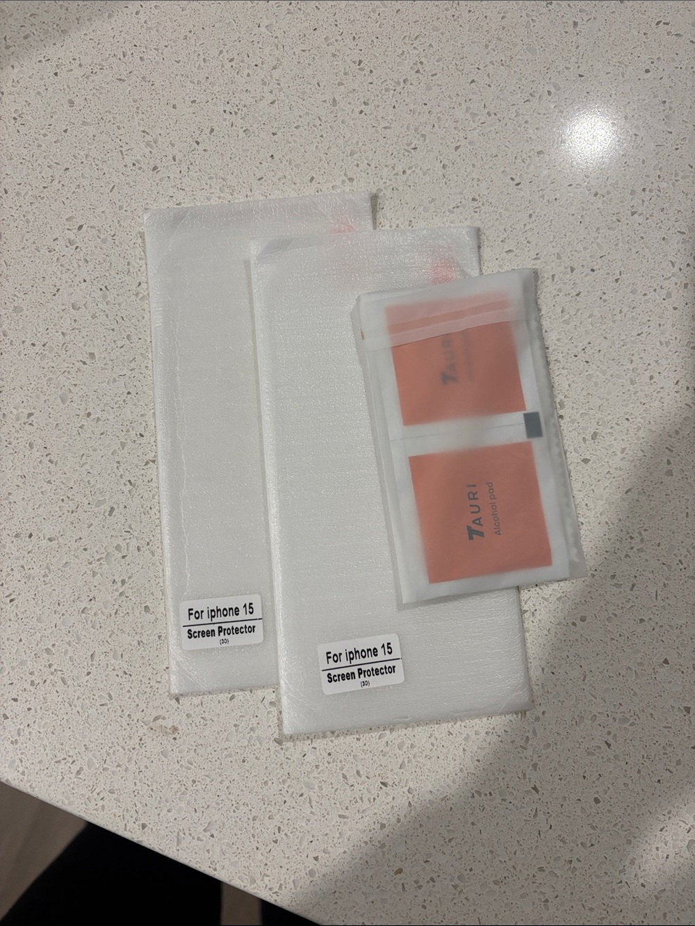 White Screen Protector Kit for iPhone 15